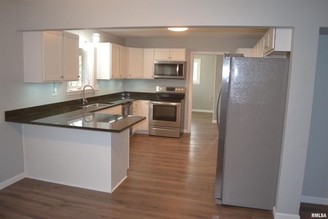 321 W MADISON Street, Metamora, IL 61548