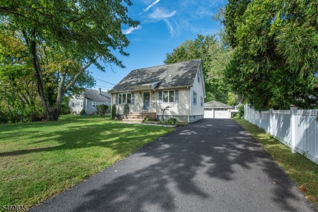 97 Van Dam Ave, Bloomingdale Boro, NJ 07403