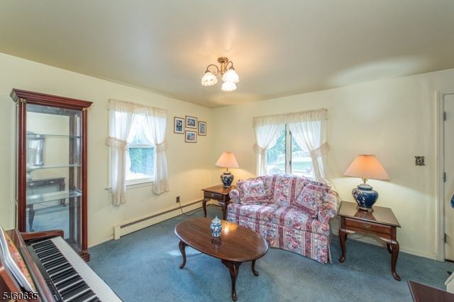 97 Van Dam Ave, Bloomingdale Boro, NJ 07403