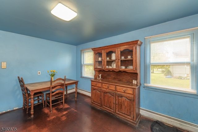 97 Van Dam Ave, Bloomingdale Boro, NJ 07403