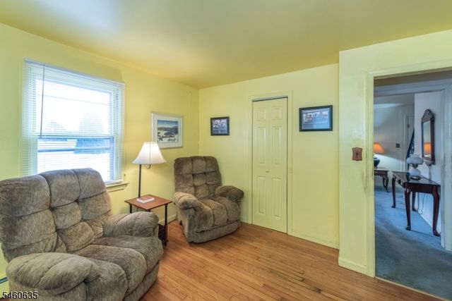 97 Van Dam Ave, Bloomingdale Boro, NJ 07403