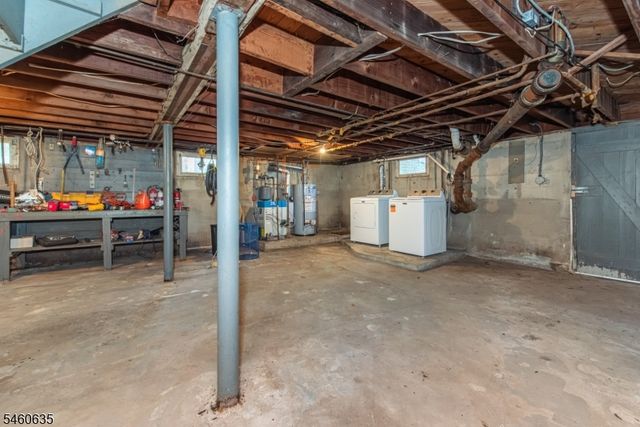 97 Van Dam Ave, Bloomingdale Boro, NJ 07403