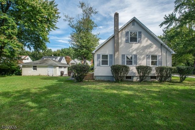 97 Van Dam Ave, Bloomingdale Boro, NJ 07403