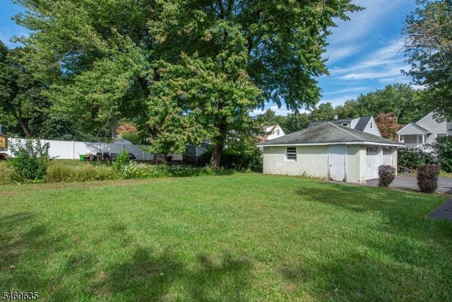 97 Van Dam Ave, Bloomingdale Boro, NJ 07403