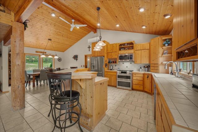 9114 S Thomas Mallen Rd, Cheney, WA 99004