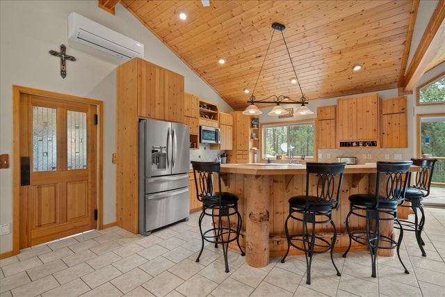 9114 S Thomas Mallen Rd, Cheney, WA 99004