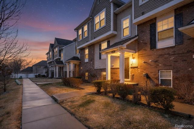 4580 Bradley Circle 24, Troy, MI 48085