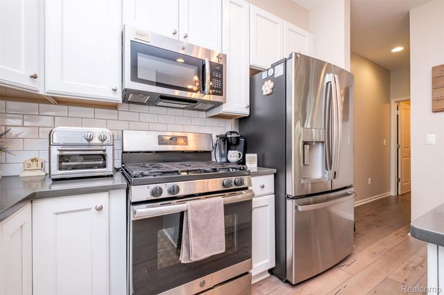 4580 Bradley Circle 24, Troy, MI 48085