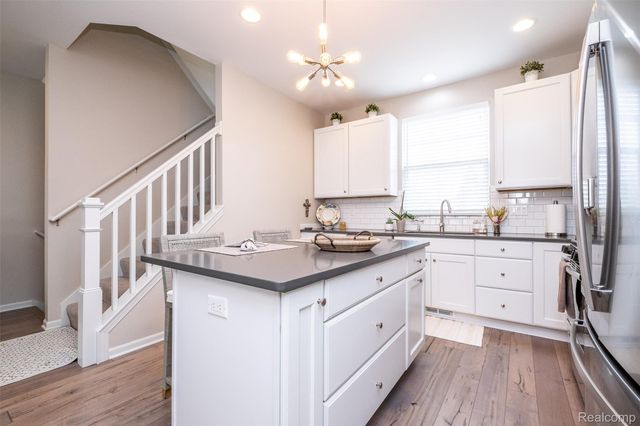 4580 Bradley Circle 24, Troy, MI 48085