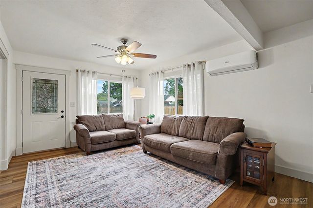 6616 S Oakes Street, Tacoma, WA 98409