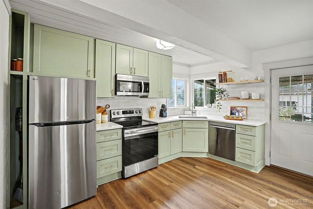 6616 S Oakes Street, Tacoma, WA 98409