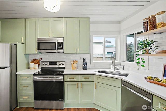 6616 S Oakes Street, Tacoma, WA 98409