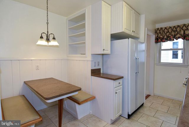606 KINGSLEY RD SW, Vienna, VA 22180