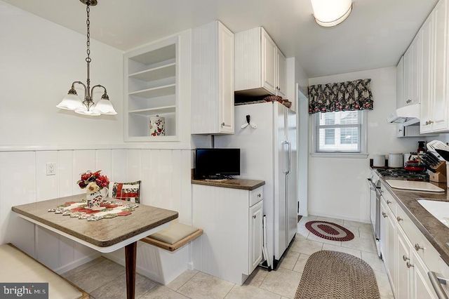 606 KINGSLEY RD SW, Vienna, VA 22180