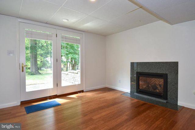 606 KINGSLEY RD SW, Vienna, VA 22180