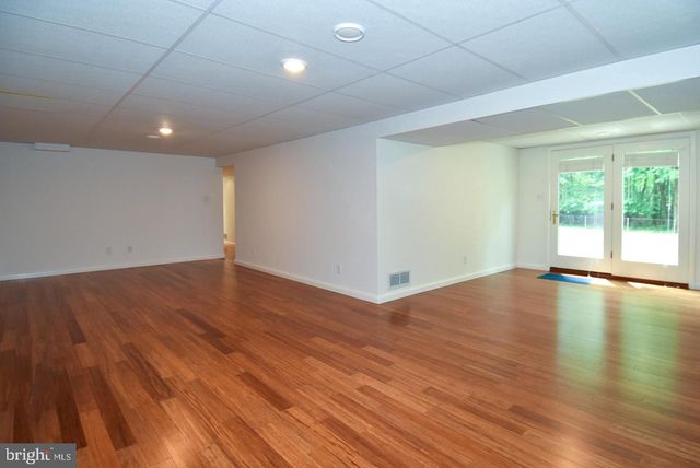 606 KINGSLEY RD SW, Vienna, VA 22180