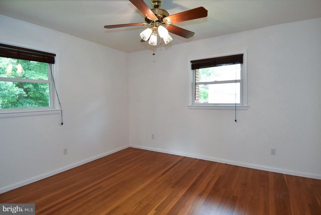 606 KINGSLEY RD SW, Vienna, VA 22180
