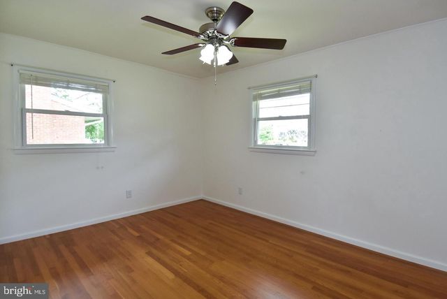 606 KINGSLEY RD SW, Vienna, VA 22180