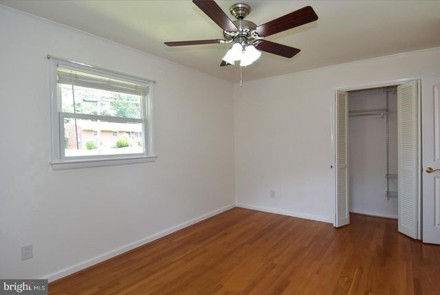 606 KINGSLEY RD SW, Vienna, VA 22180