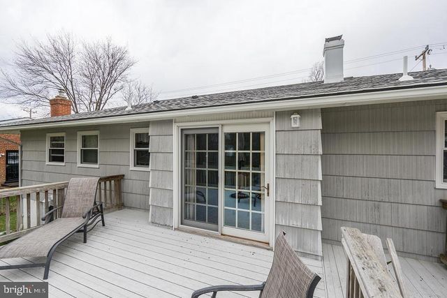 606 KINGSLEY RD SW, Vienna, VA 22180