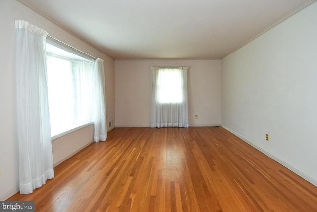 606 KINGSLEY RD SW, Vienna, VA 22180