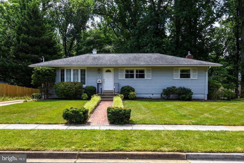606 KINGSLEY RD SW, Vienna, VA 22180