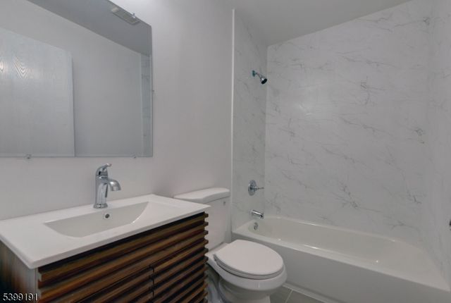 90 Dewey St, Bloomfield Twp., NJ 07003