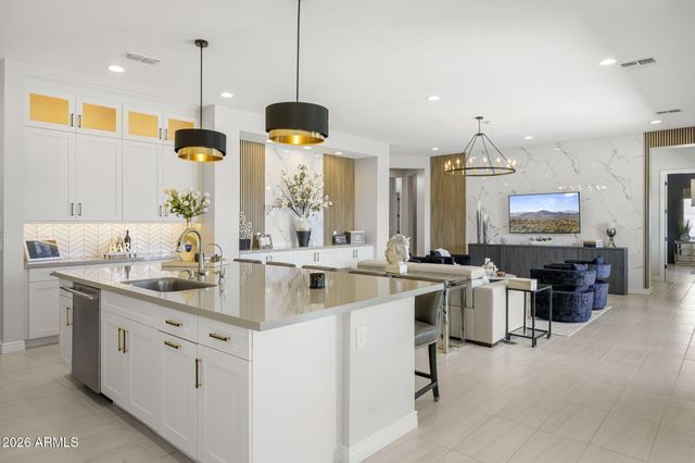 1237 W CHERRYWOOD Drive, San Tan Valley, AZ 85140