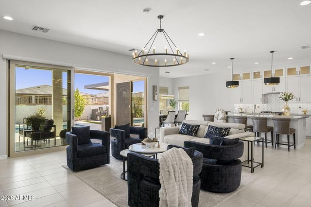 1237 W CHERRYWOOD Drive, San Tan Valley, AZ 85140