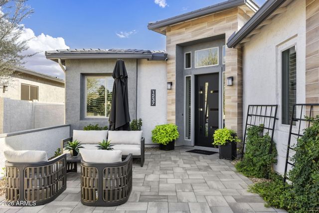 1237 W CHERRYWOOD Drive, San Tan Valley, AZ 85140