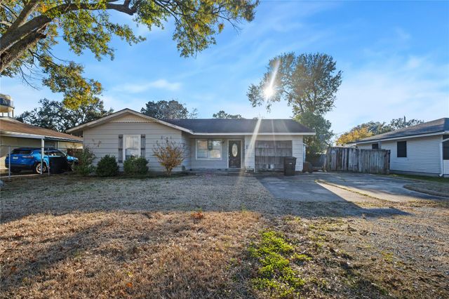 316 S 4th Street, Nederland, TX 77627
