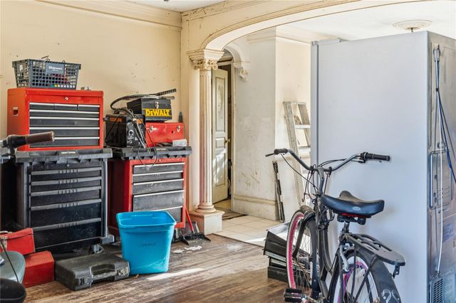 316 S 4th Street, Nederland, TX 77627