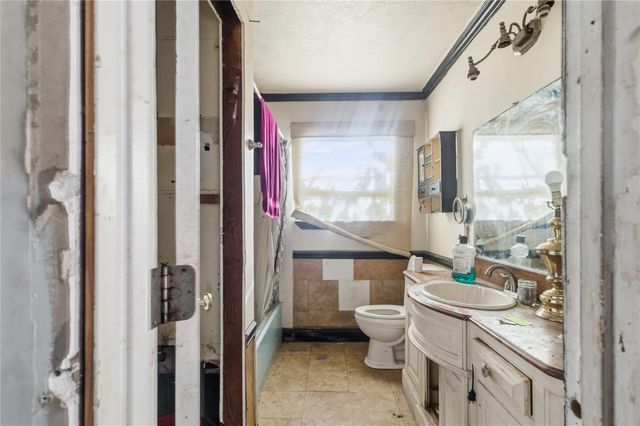 316 S 4th Street, Nederland, TX 77627