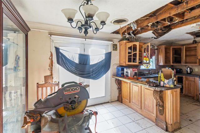 316 S 4th Street, Nederland, TX 77627