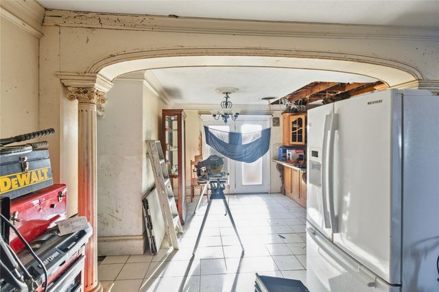 316 S 4th Street, Nederland, TX 77627