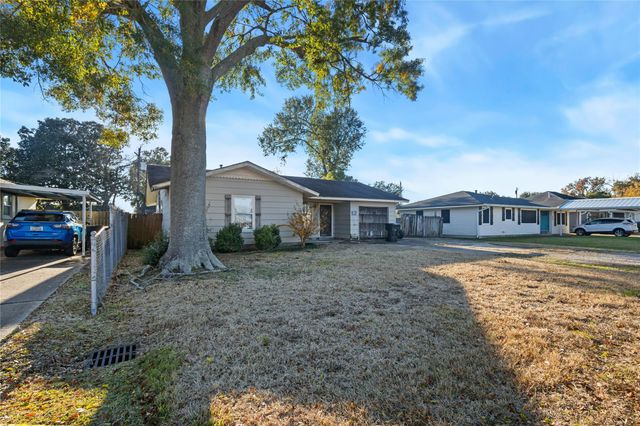 316 S 4th Street, Nederland, TX 77627