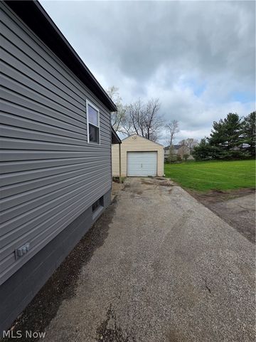 894 N Carpenter Road, Brunswick, OH 44212