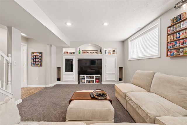 2260 Timber Creek Drive, Marion, IA 52302