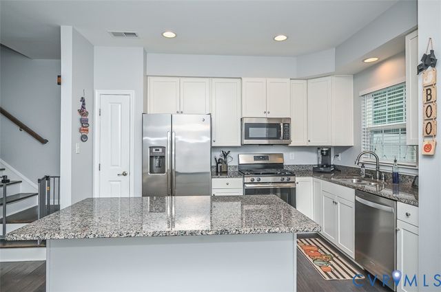 8990 Ringview Dr, Mechanicsville, VA 23116