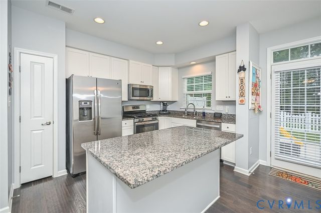 8990 Ringview Dr, Mechanicsville, VA 23116