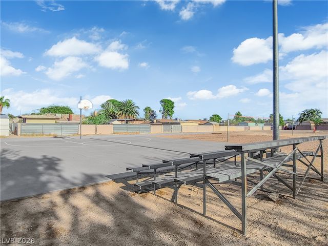 5513 Avenida Vaquero, Las Vegas, NV 89108