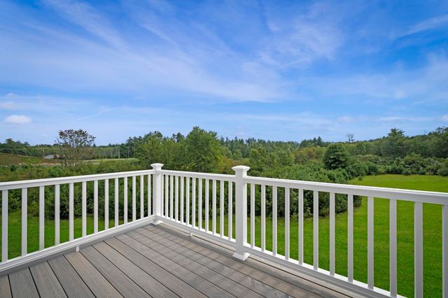 7 Autumn Lane, Raymond, NH 03077