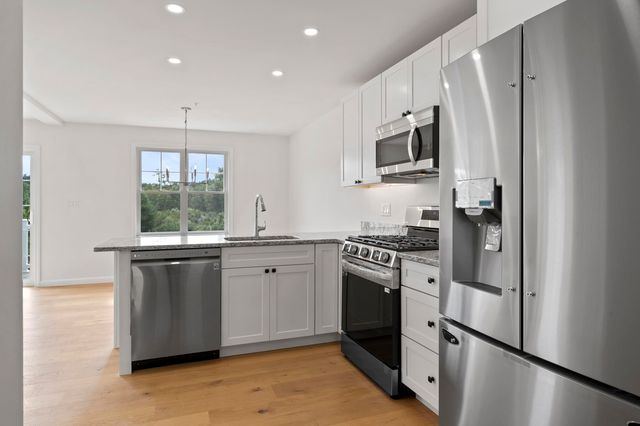 7 Autumn Lane, Raymond, NH 03077