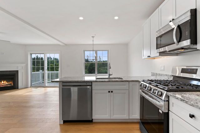 7 Autumn Lane, Raymond, NH 03077