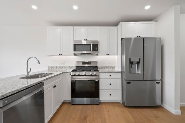 7 Autumn Lane, Raymond, NH 03077