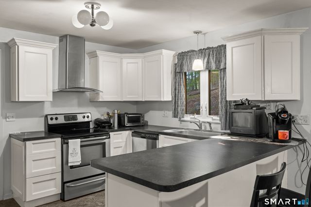 295 Stevenson Road, New Haven, CT 06515