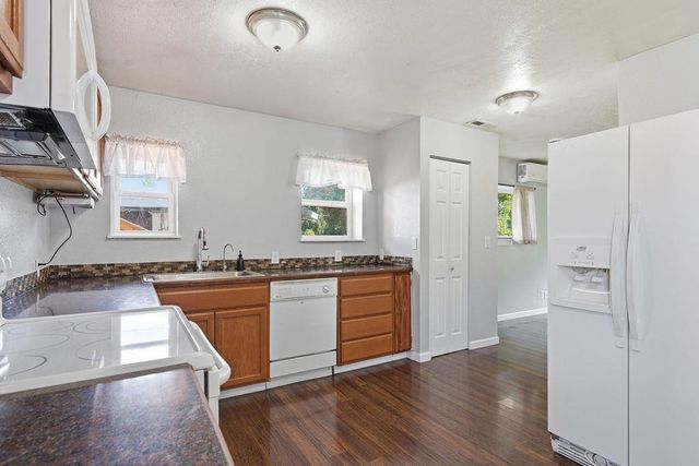 3411 N Marguerite Rd, Millwood, WA 99212