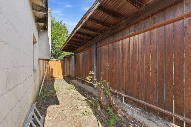 3411 N Marguerite Rd, Millwood, WA 99212