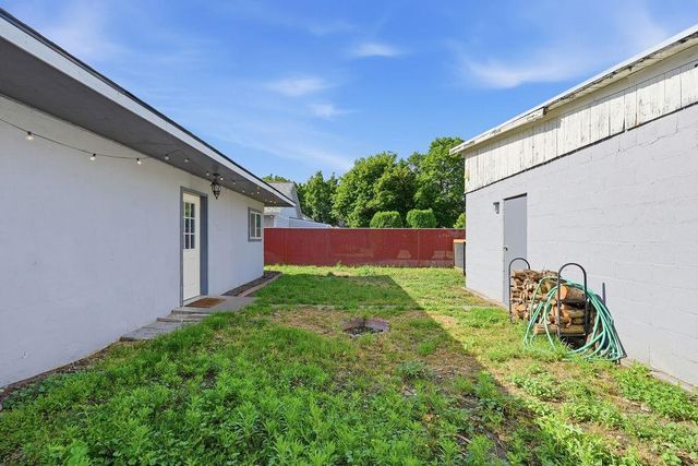 3411 N Marguerite Rd, Millwood, WA 99212