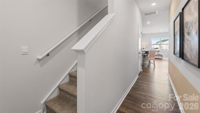 26 Caroline Valley Lane, Hendersonville, NC 28792